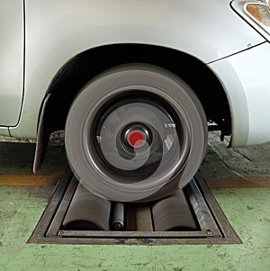 Brake testing system of car