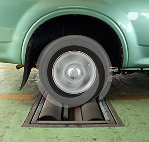 Brake testing system of car