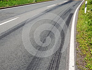 Brake track on the asphalt