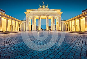 Puerta en oscuridad alemania 