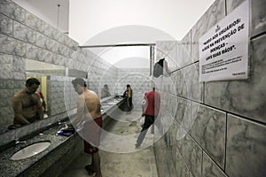 Brasil - San Paolo - The ONG Sermig - the dormitory bathrooms