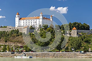 Bratislavský hrad a Dunaj, Slovensko