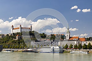 Bratislavský hrad a Dunaj, Slovensko