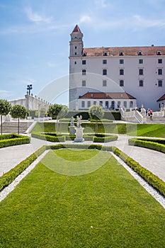 Bratislavský hrad dominanta slovenska v lete