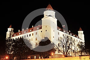 Bratislavský hrad v noci