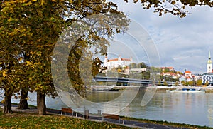 Bratislavský hrad a Dóm sv. Martina, rieka Dunaj