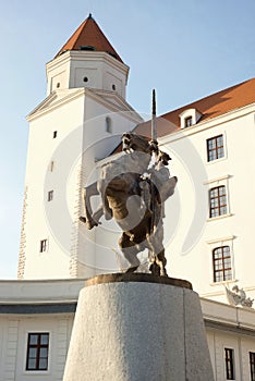 Bratislavský hrad, plastika kniežaťa Svätopluka