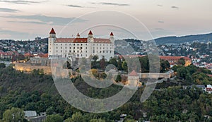 Bratislavský hrad při západu slunce, Slovensko.