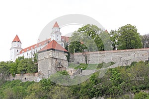 Bratislava, Slovensko - duben, 2011: Bratislavský hrad pohled z Rybného náměstí