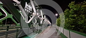 Starý bratislavský most v noci