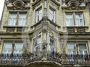Bratislava, Slovensko, Lékárna Salvator, horní patra budovy s balkony