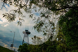 Bratislava, Slovensko: UFO most přes řeku Dunaj v Bratislavě, Slovensko