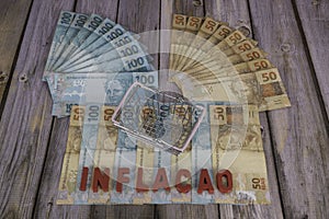 Notes of 50 and 100 reais photo