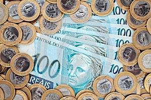 Brazilian coins and bank notes