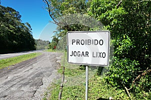 brazilian information boards : no littering