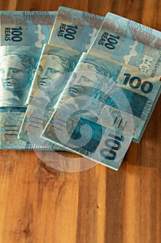 Brazilian money, Hundred reais banknotes