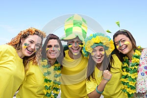 Brazilian soccer fans img