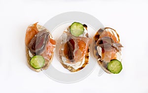 Bread appetizers with cheese