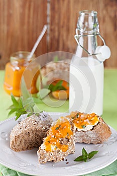 Bread with apricot and mint jam