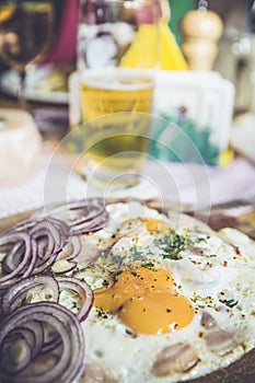 Bread with bacon egg and onion