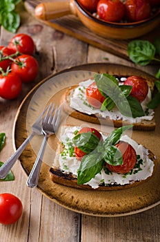 Bread cheese spread baked tomato