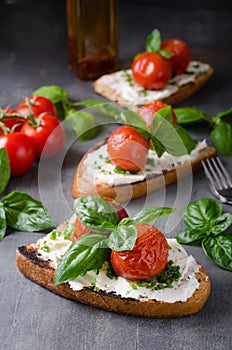 Bread cheese spread baked tomato