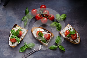 Bread cheese spread baked tomato