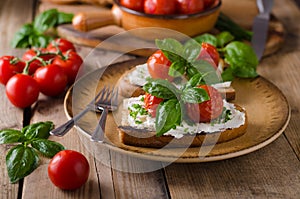 Bread cheese spread baked tomato