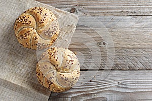 Bread with flax-seeds