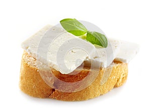 Bread with fresh goat cheese