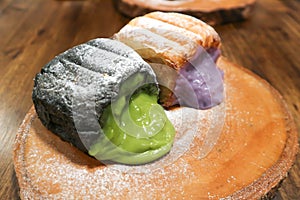 Chlieb zelený čaj plnený a chlieb purpurová sladký zemiakov 