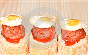 Bread with Meatballs and Quail Eggs