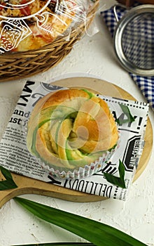 bread with pandan leaf flavor