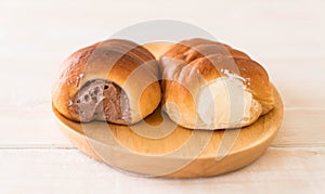 bread roll with cream