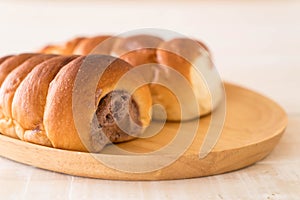 bread roll with cream