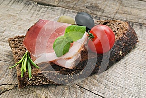 Bread with sliced pork ham