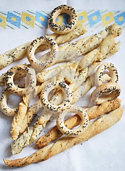 Breadsticks and cracknels