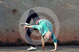 Breakdance girl