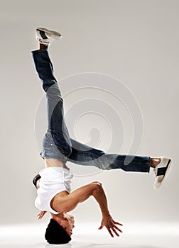 Breakdance head spin