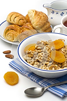 Breakfast cereal with croissant