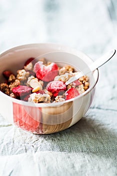 Breakfast with cereals and lyophilized strawberries