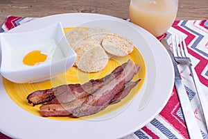Bacon juice and eggs