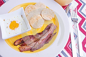 Bacon juice and eggs