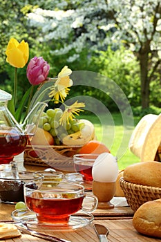 Breakfast in the garden.