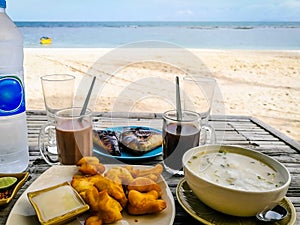 Breakfast on the morning beach