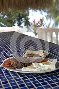 Breakfast by the sea