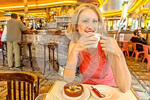 Breakfast woman Montmartre
