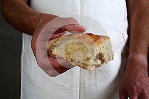 Breaking the Eucharistic Bread