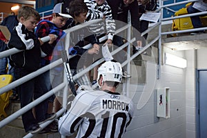 Brenden Morrow Signs Autograph