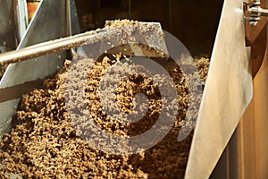 Brewery process with fragmentation of malt.